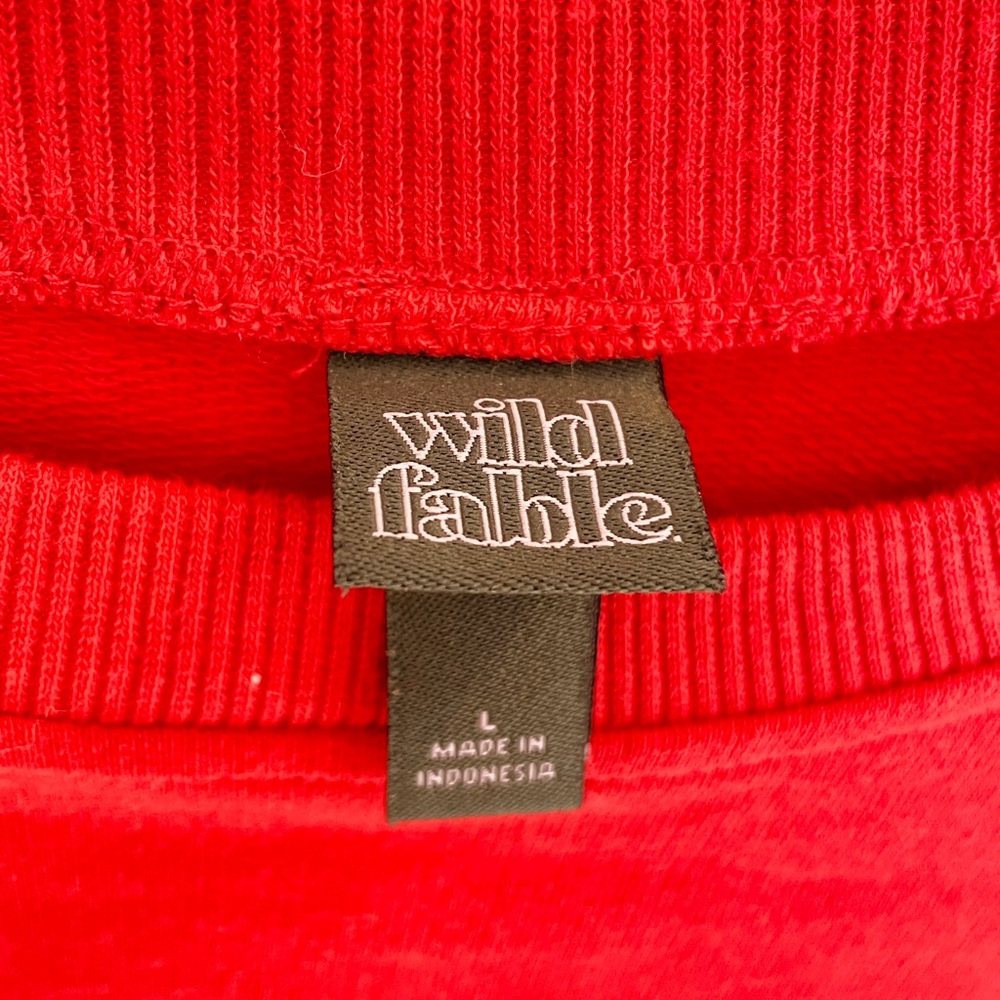 Red sweater - Picture 3 of 3